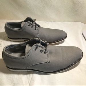 Men’s gray casual shoes